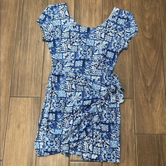 Vintage 1990s elisse brand. Tie wrap “Hawaiian” looking dress - Picture 2 of 12